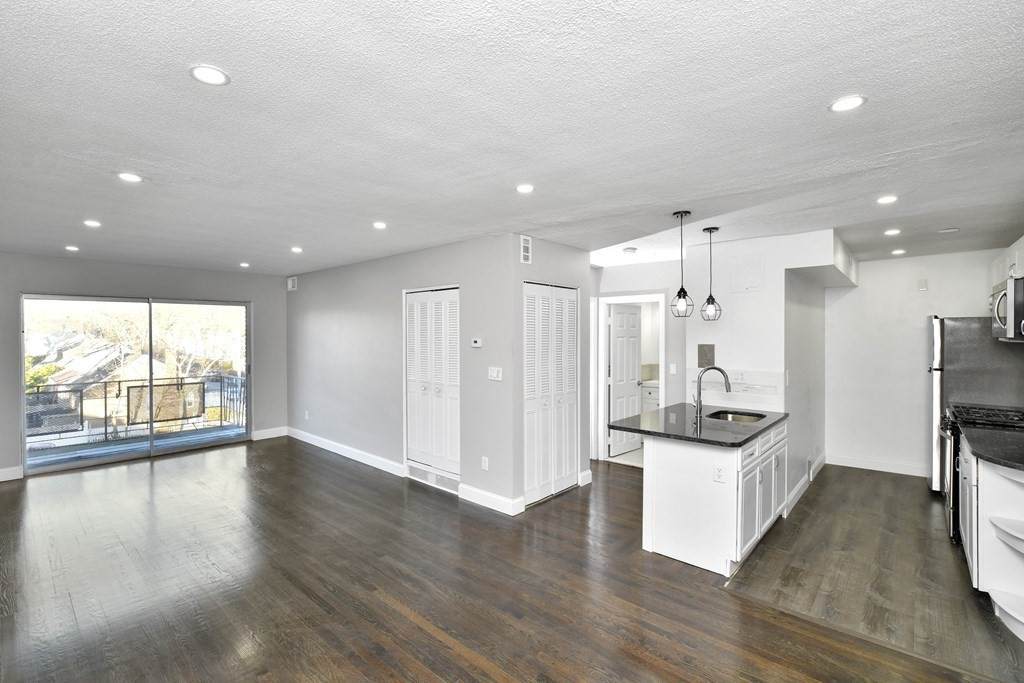 800 Hyde Park Avenue - Photo 1
