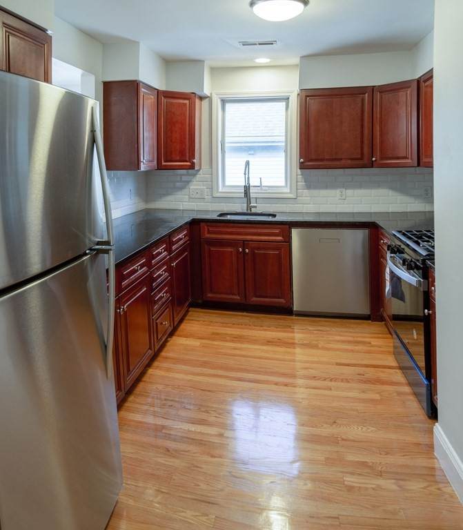 8 Brinton St - Photo 1
