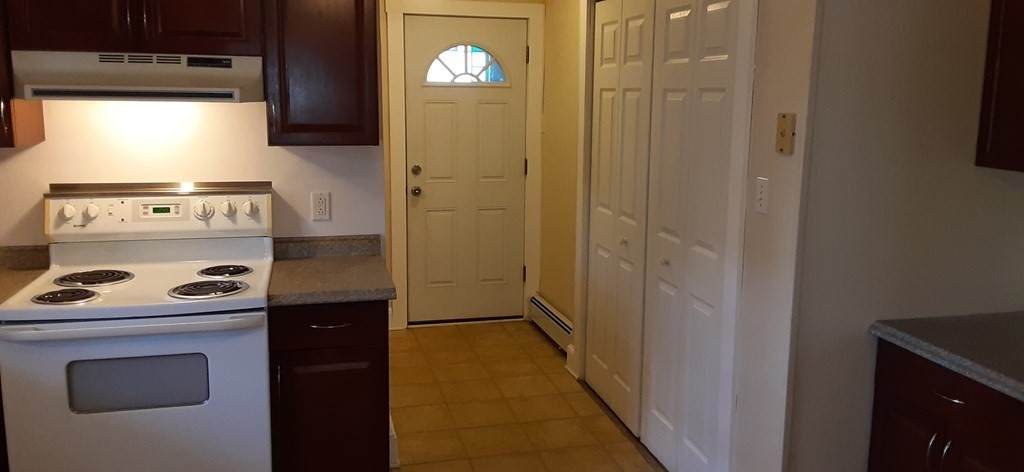 403 Washington St - Photo 1
