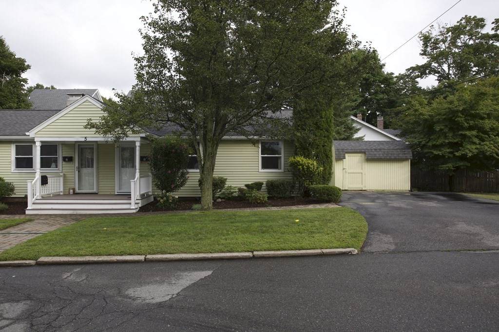 5 Lakeview Ave - Photo 1