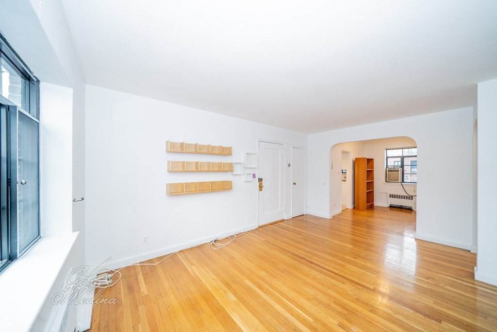 79 Sutherland - Photo 1