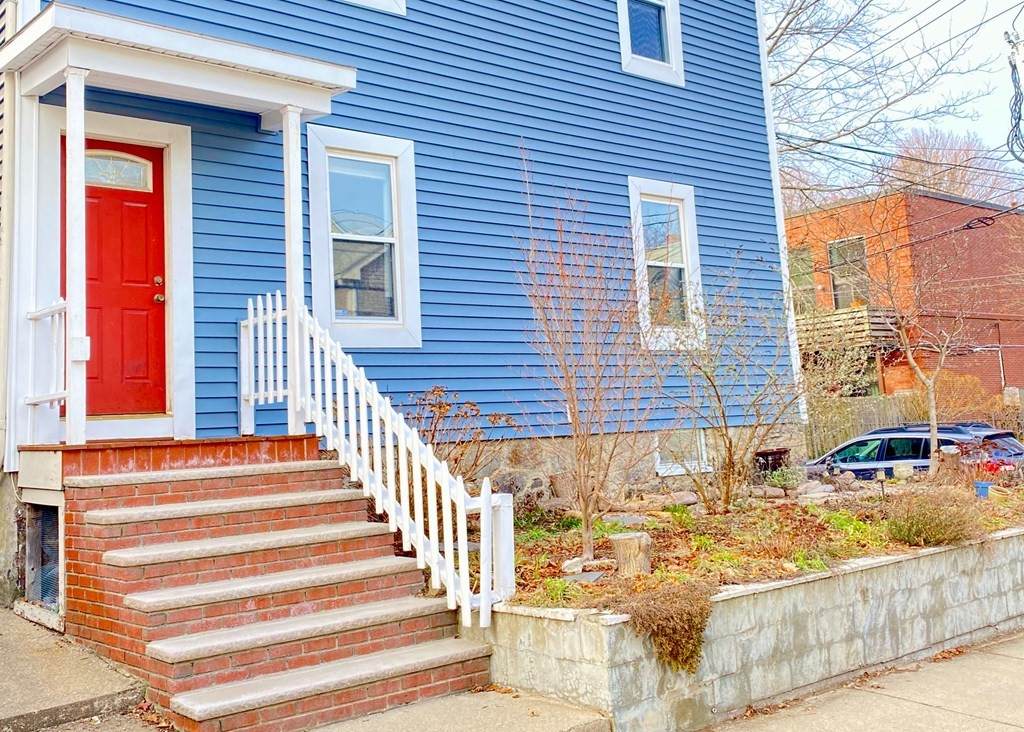39 Lothrop St - Photo 1
