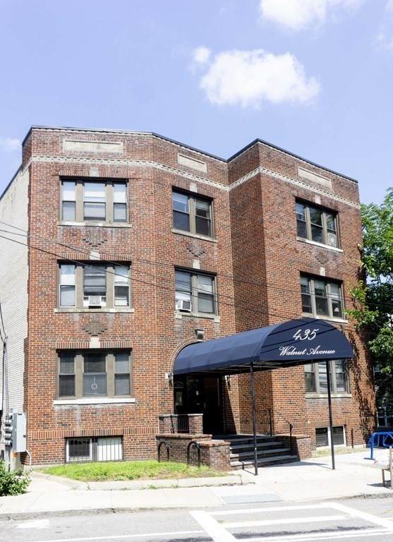 435 Walnut Ave. - Photo 1