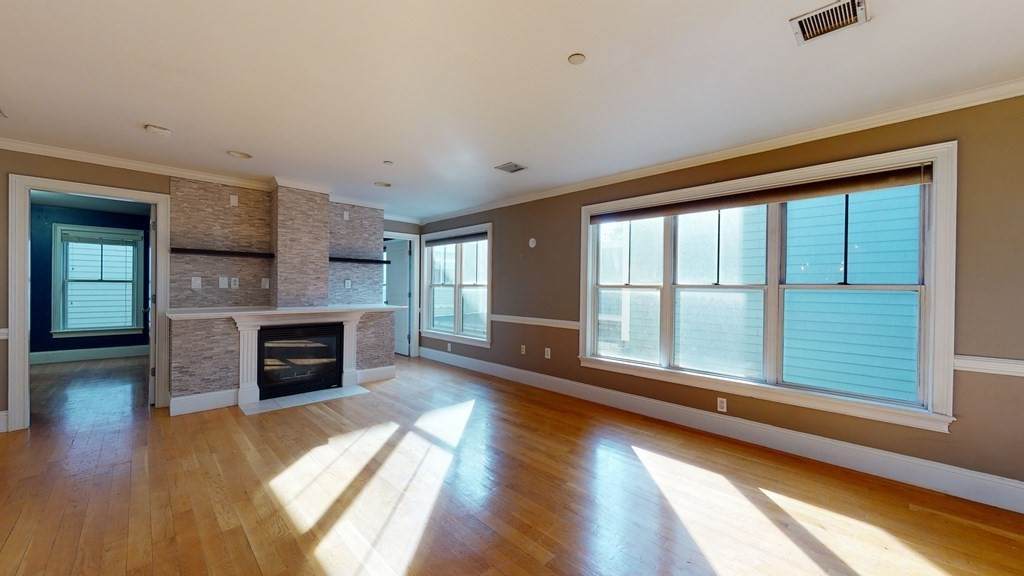 366 Dorchester St - Photo 1