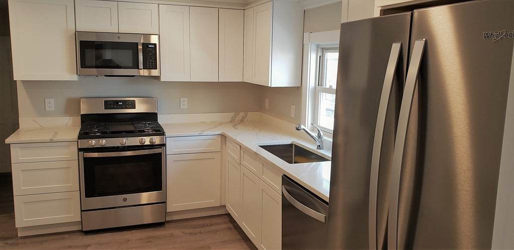 23 Wadsworth Ave - Photo 1