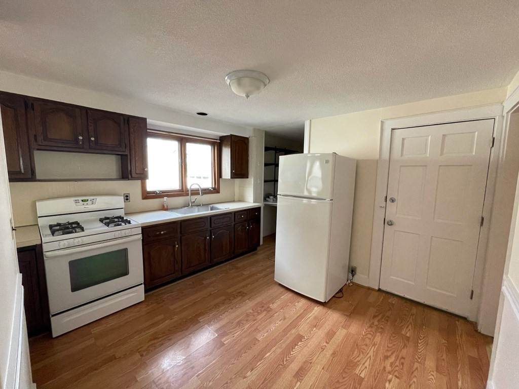 32 Bradshaw - Photo 1