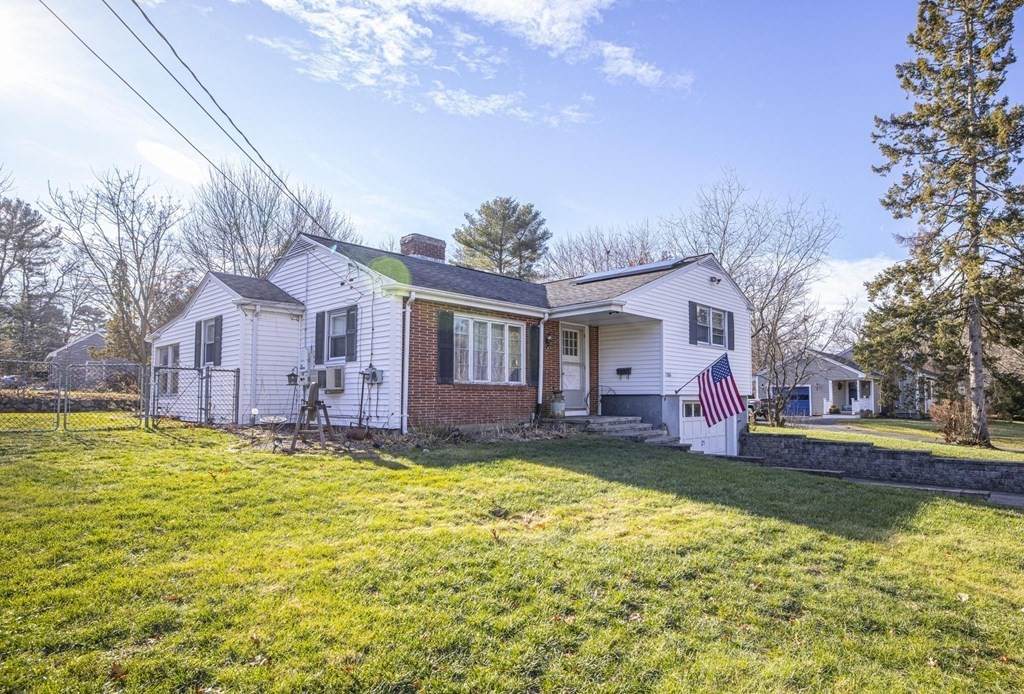 12 Susan Rd - Photo 1