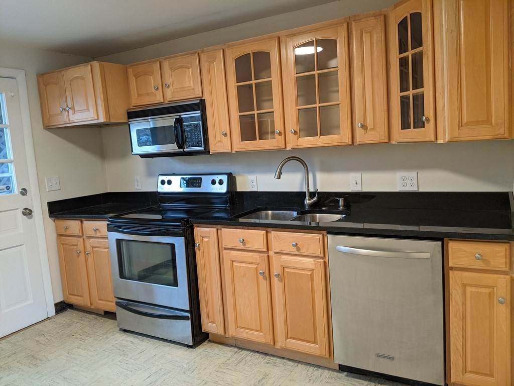 280 Washington St - Photo 1