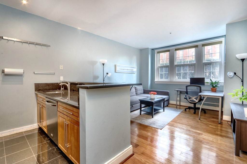 534 Beacon Street - Photo 1