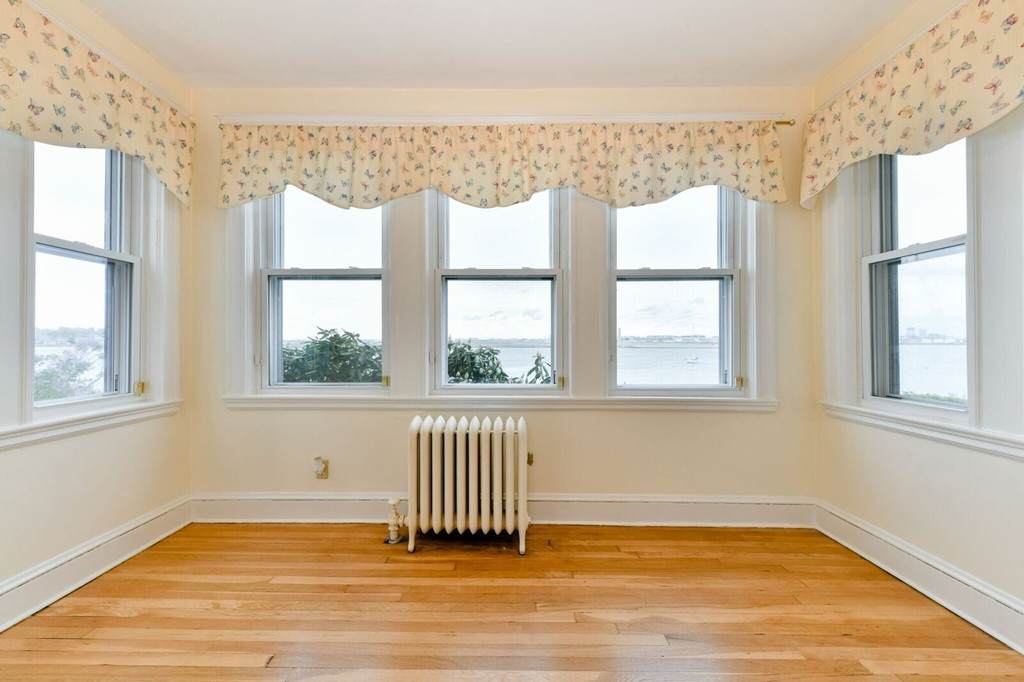 188 Bayswater - Photo 1