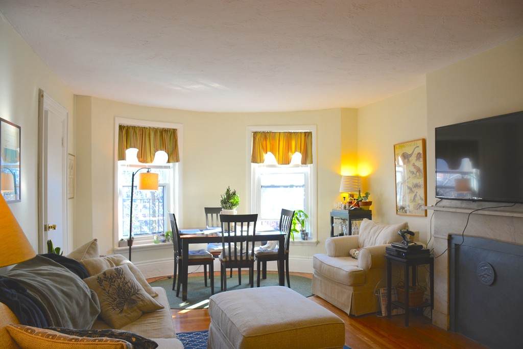 11 Concord Square - Photo 1