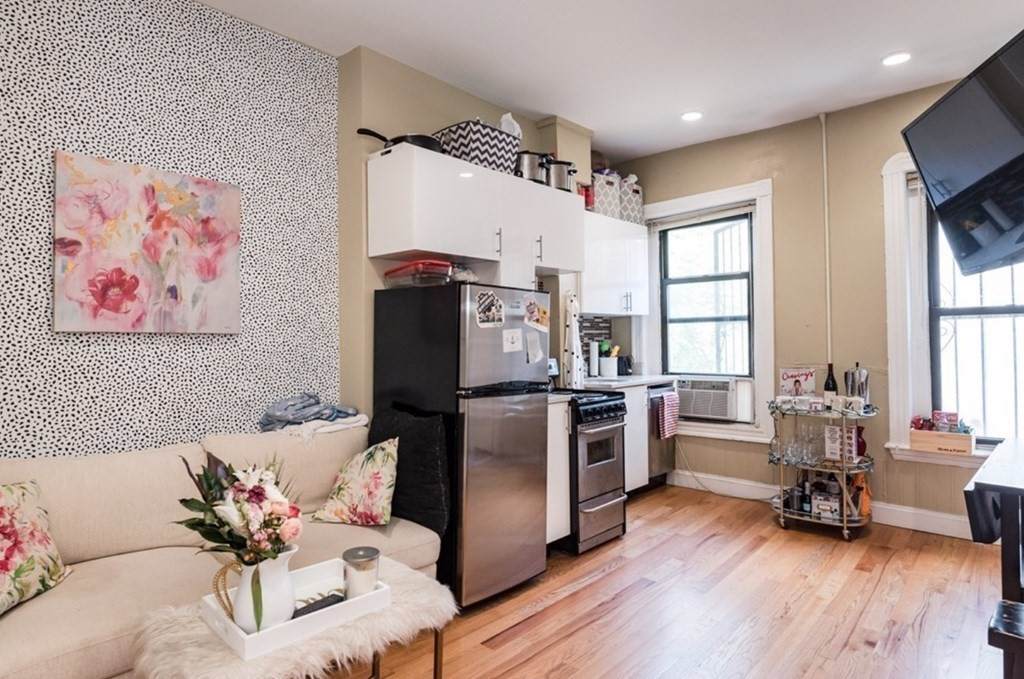 63 Phillips St - Photo 1