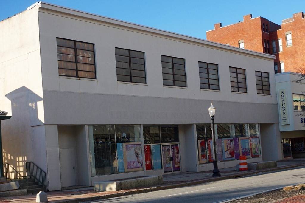 424-438 Main St - Photo 1