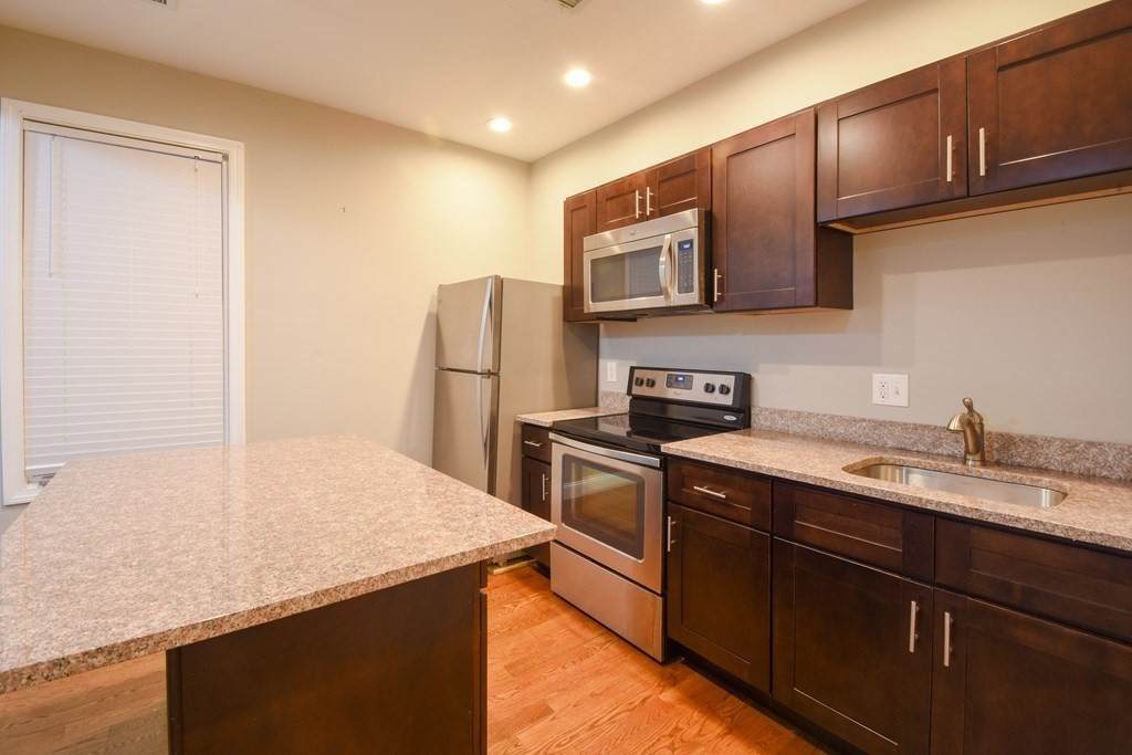 100 Boston St - Photo 1