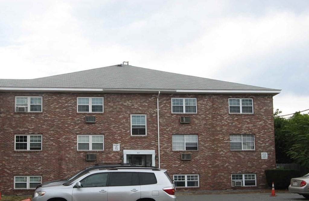 345 Hildreth Street - Photo 1