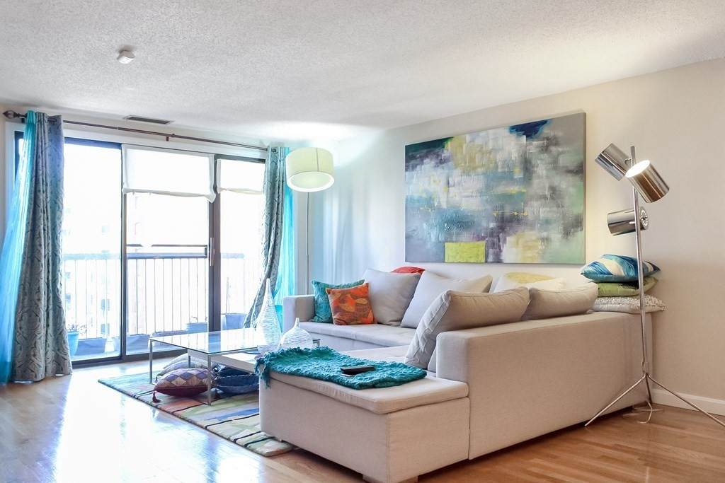 8 9th Street - Photo 1