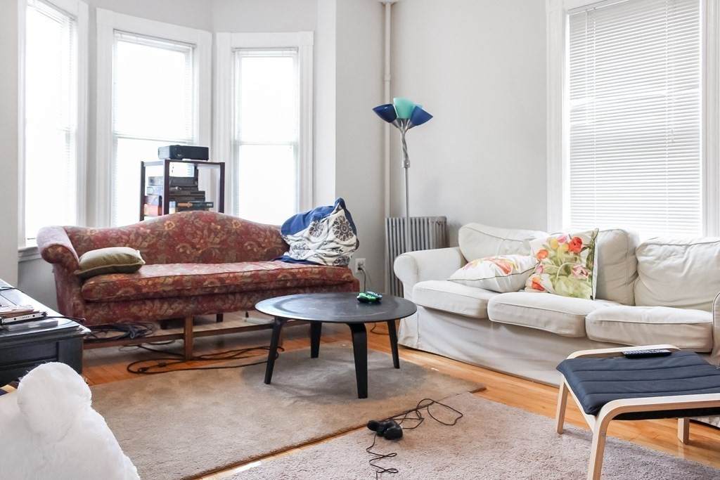 35 1/2 Essex Street - Photo 1