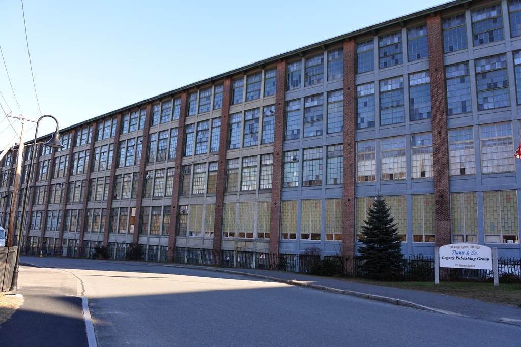 75 Green St - Photo 1