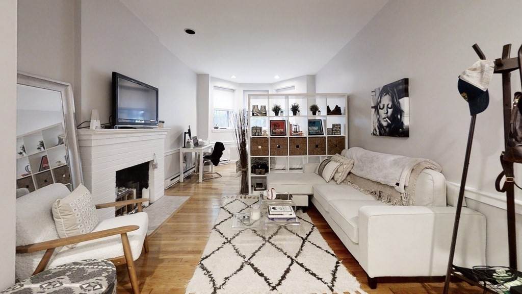 125 Beacon St - Photo 1