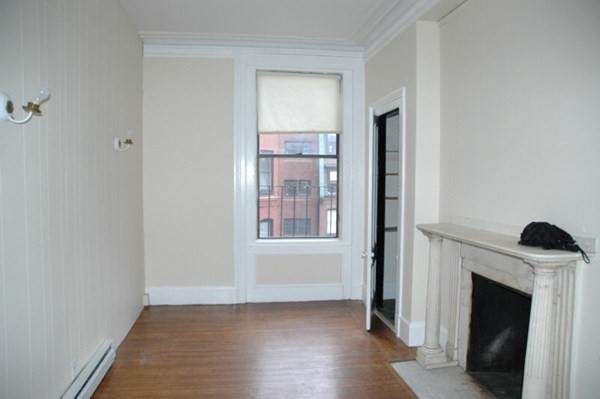 403 Beacon St - Photo 1