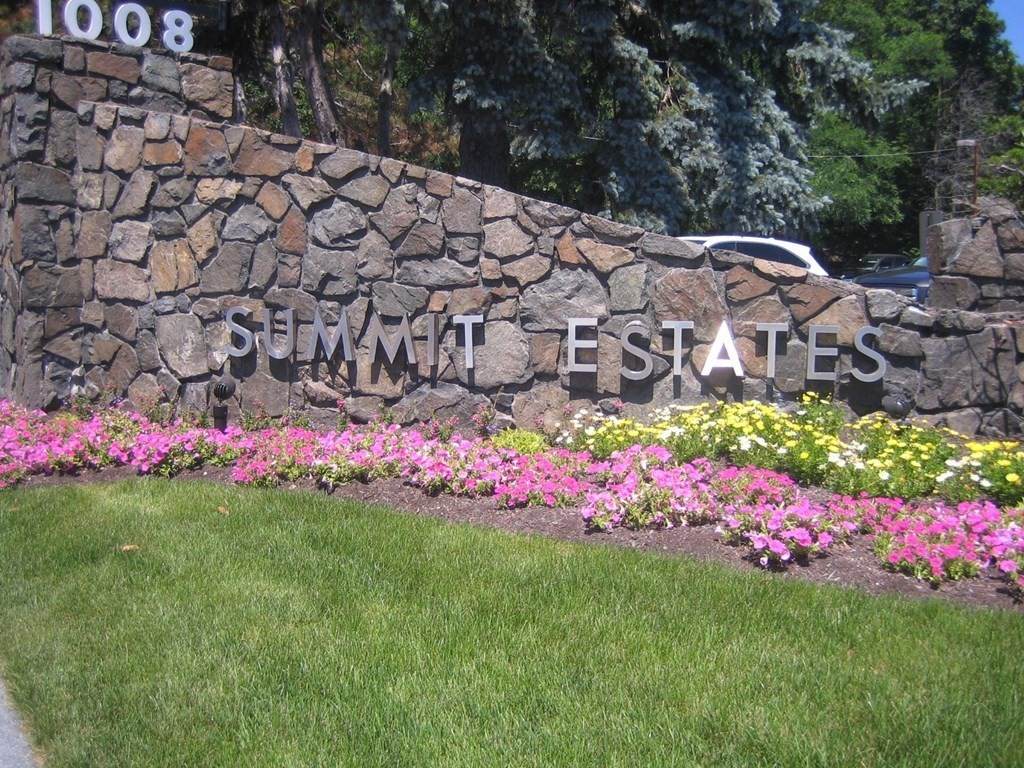 1008 Paradise Road - Photo 1