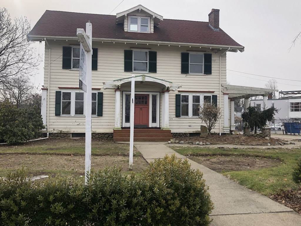 888 Great Plain Avenue - Photo 1