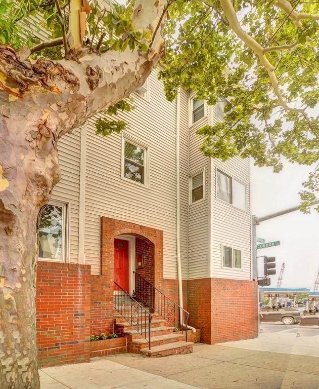 464 Meridian St - Photo 1