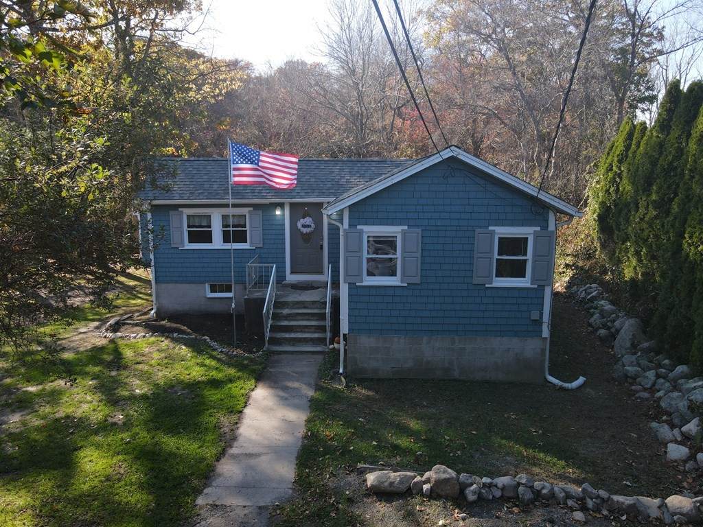 33 Common St - Photo 1