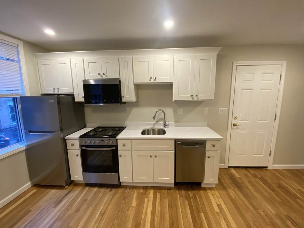 48 Irving Street - Photo 1