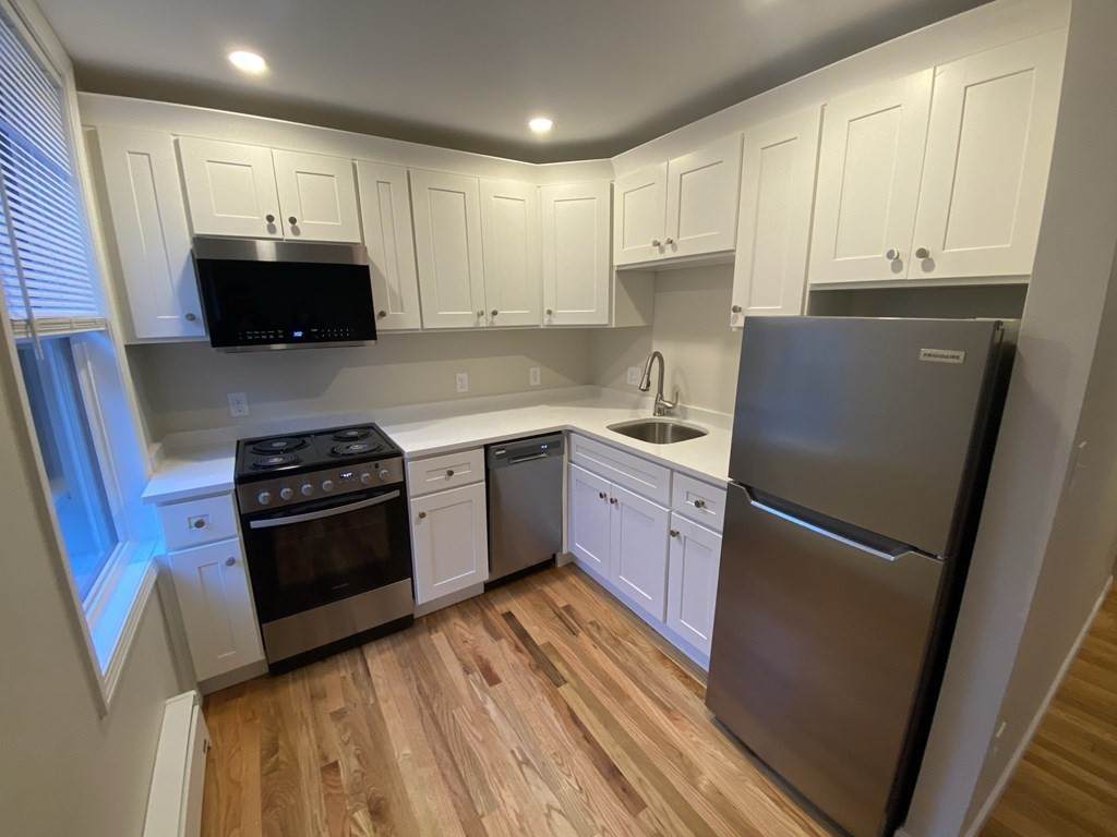 48 Irving Street - Photo 1