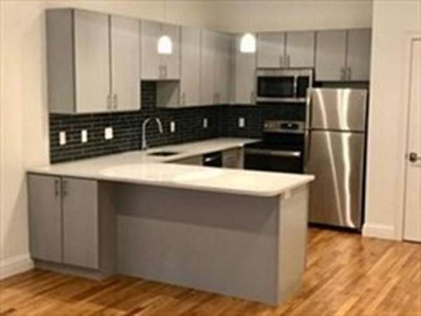 166 Newbury Street - Photo 1