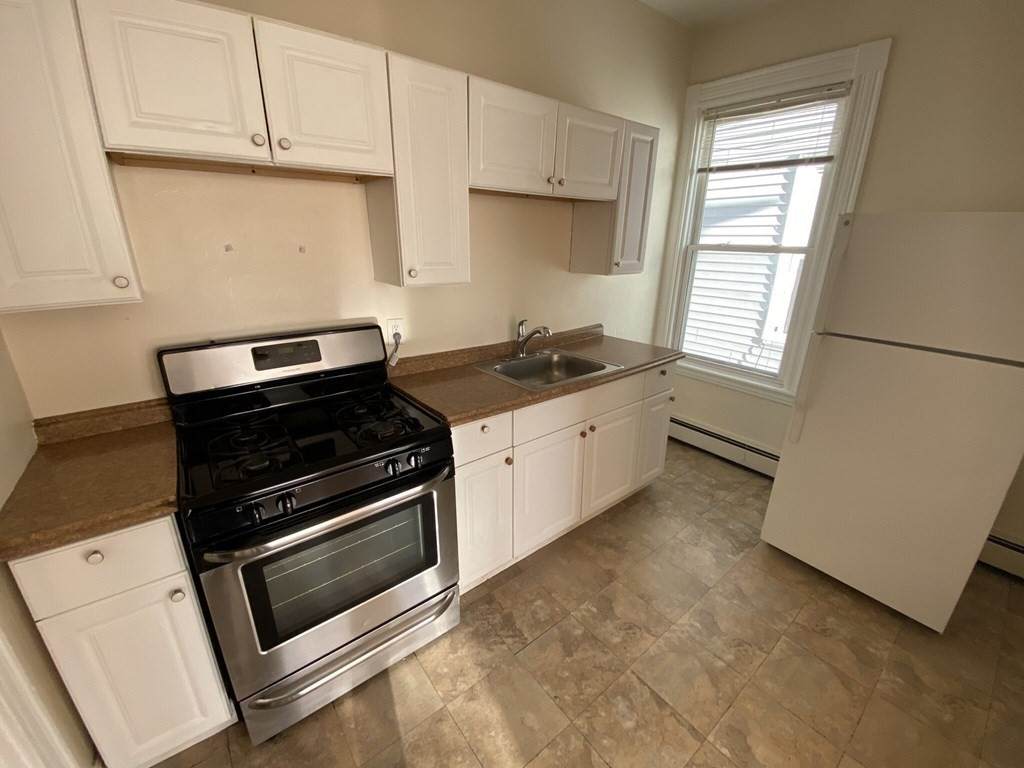 98 Winthrop St - Photo 1