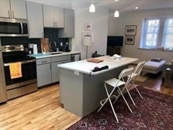 166 Newbury Street - Photo 1