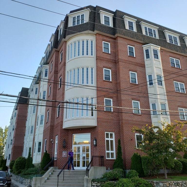 120 Wyllis Ave - Photo 1