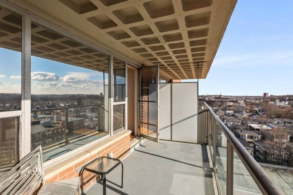 111 Perkins St - Photo 1
