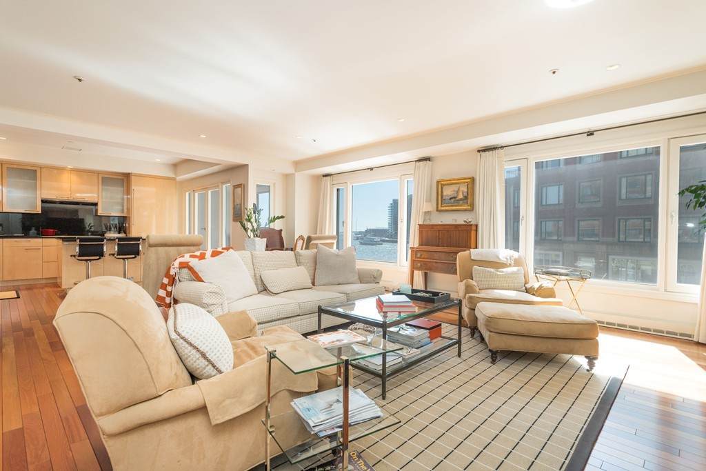 20 Rowes Wharf - Photo 1