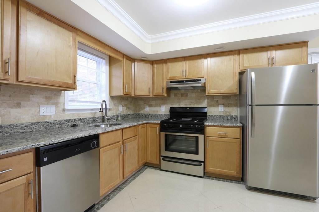 6 Guild St. - Photo 1