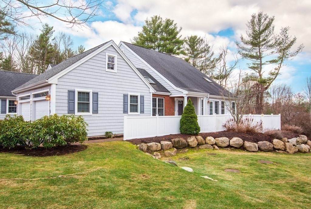 22 Woodbine Cir - Photo 1
