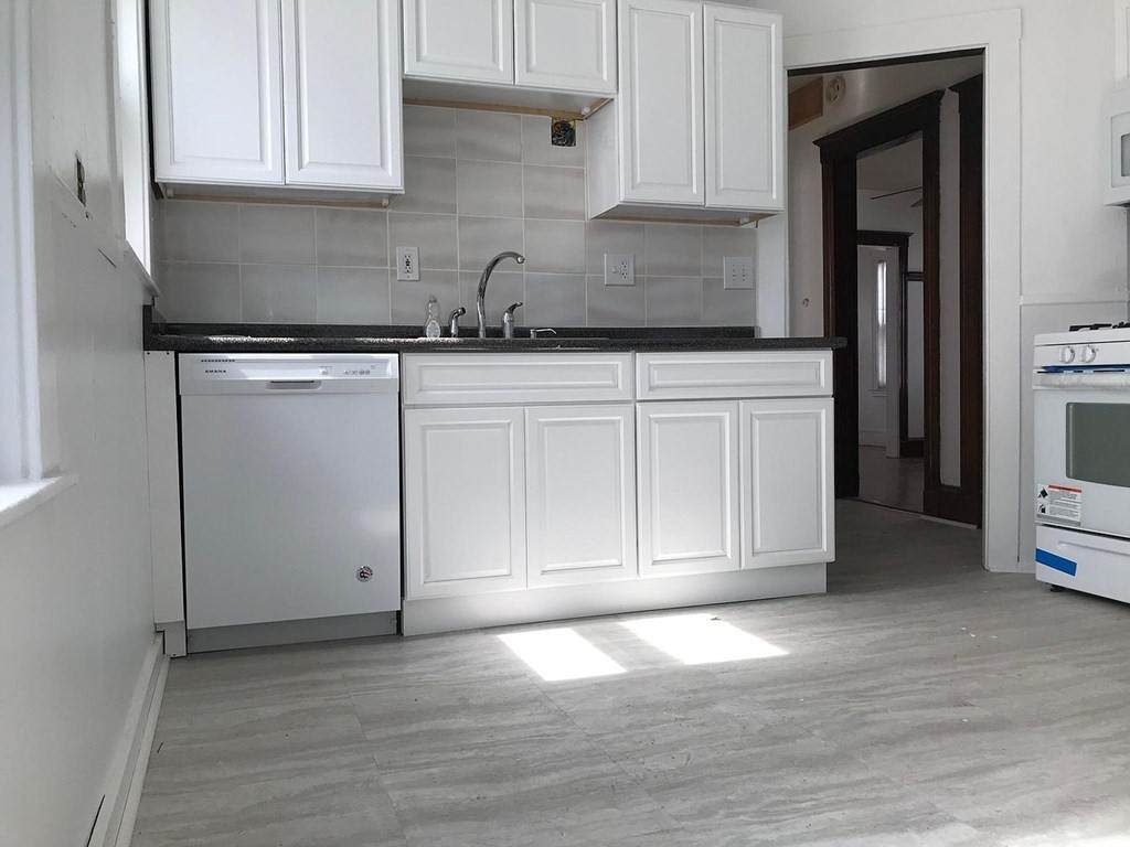 202 Hyde Park Ave - Photo 1