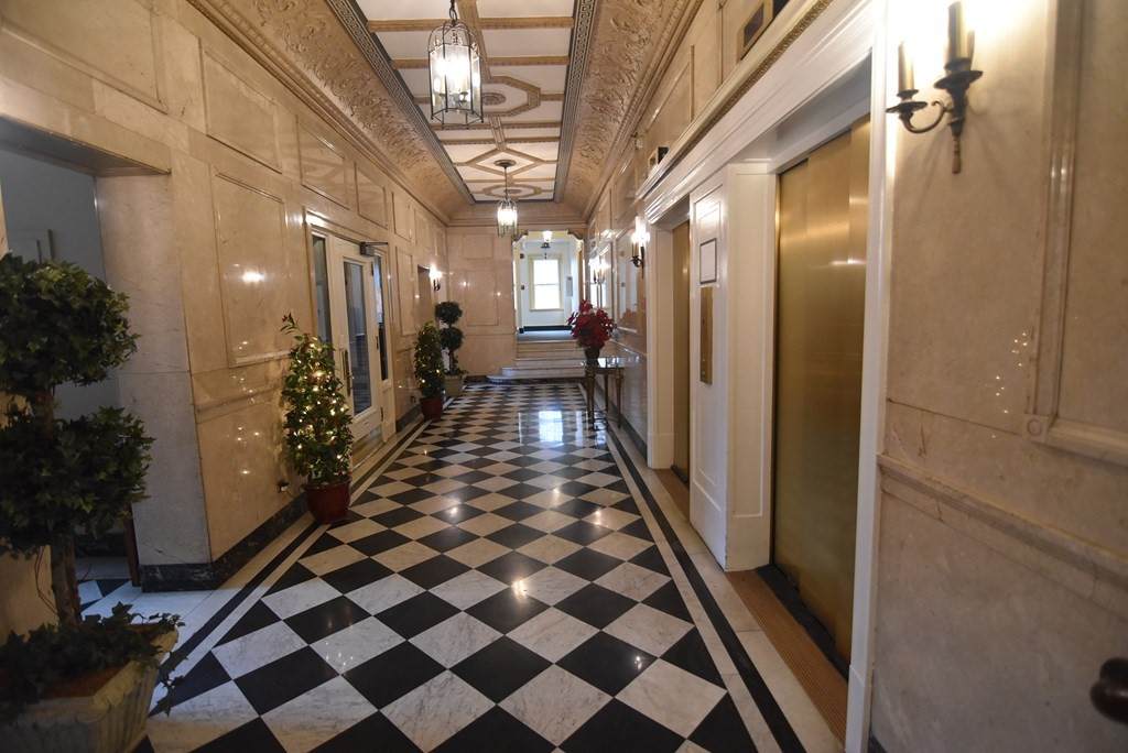 1401 Beacon St - Photo 1