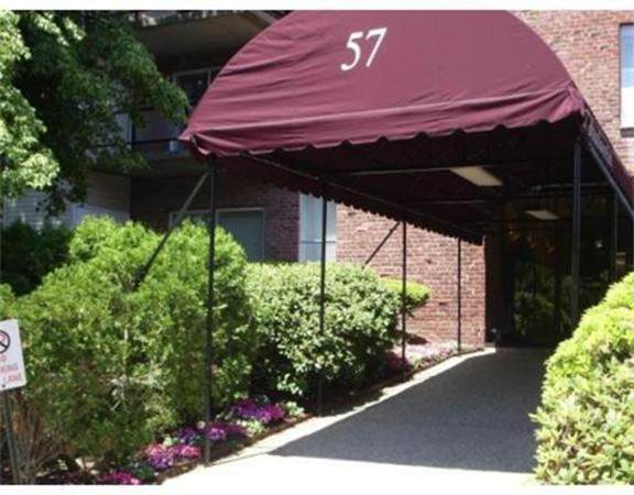 57 Broadlawn Pk - Photo 1