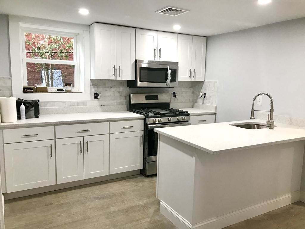 42 Moseley - Photo 1