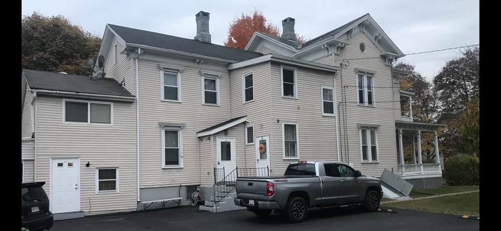 11 E Silver St - Photo 1