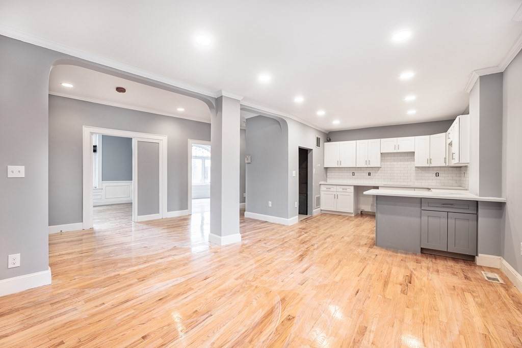 524 Harvard Street - Photo 1