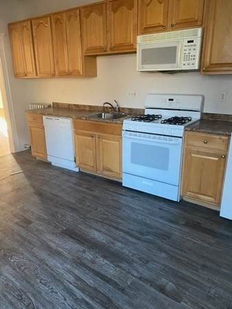 146 Nichols St - Photo 1