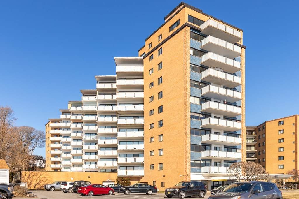 300 Lynn Shore Dr - Photo 1