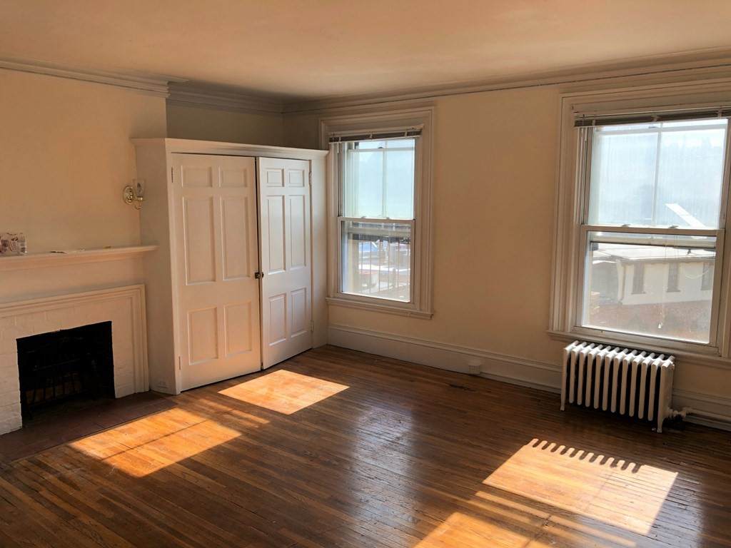 84 Charles - Photo 1