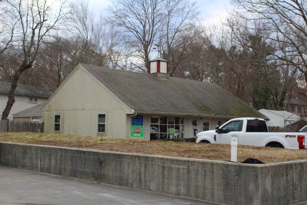 110 Mattakeesett St - Photo 1