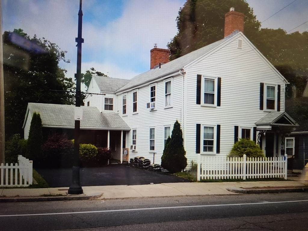98 Commercial St - Photo 1