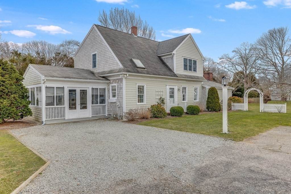 115 Queen St - Photo 1
